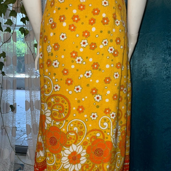 Vintage, two piece, terry cloth and one of a kind🌞 - Picture 6 of 9